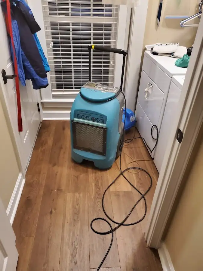 Commercial dehumidifier deployed for Crawl Space Restoration in Urban Honolulu